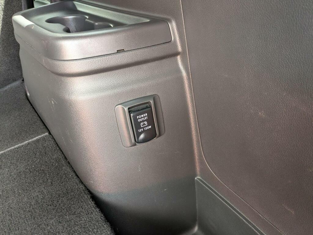 Mitsubishi Outlander 2.4H Twinmotor 13.8Kwh Dynamic Suv Plug Grey #25