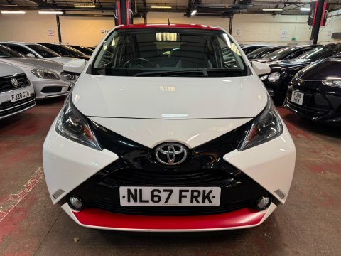 Toyota Aygo Vvt-i X-press NL67FRK White #2
