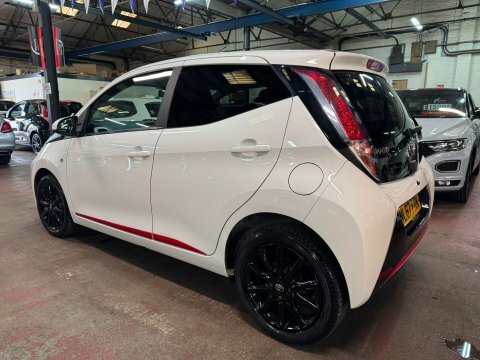 Toyota Aygo Vvt-i X-press NL67FRK White #6