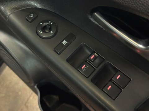 Kia Venga Venga 1 Air Isg White #24