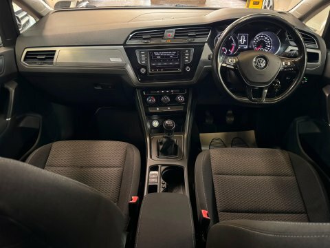 Volkswagen Touran Mpv 1.6 Tdi Bluemotion Tech Se 2015 Silver #11