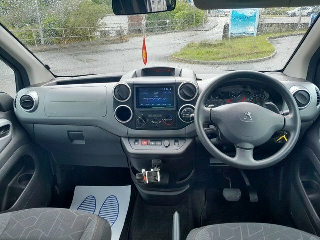 Peugeot Partner Tepee 1.6 Bluehdi 75 Active Wheel Chair Access Grey #9