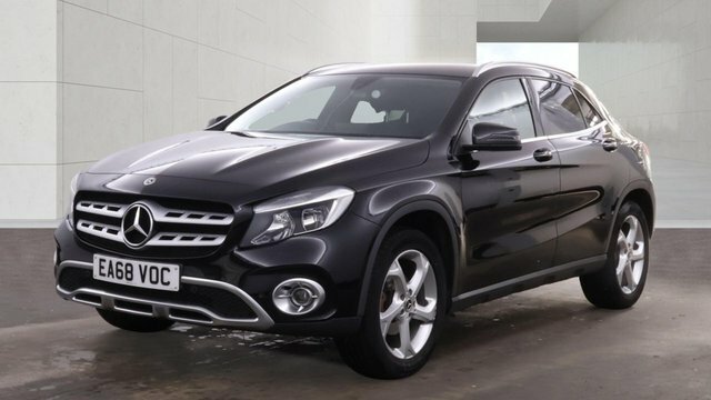 Mercedes-Benz GLA Class Suv 1.6 Gla200 Amg Line Premium 7G-dct Euro 6 S Black #1