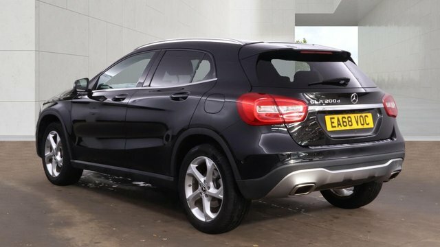 Mercedes-Benz GLA Class Suv 1.6 Gla200 Amg Line Premium 7G-dct Euro 6 S Black #2