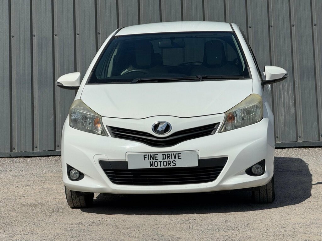 Toyota Yaris 1.3 Petrol Auto White #2