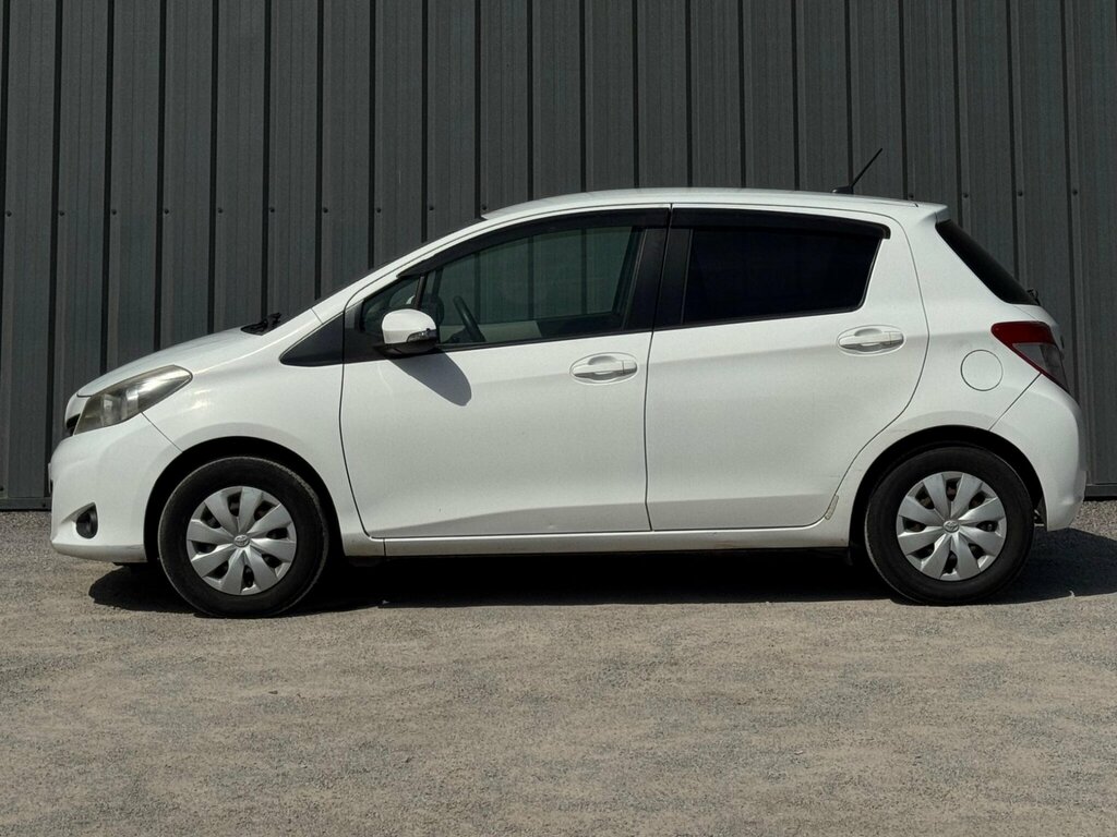Toyota Yaris 1.3 Petrol Auto White #6