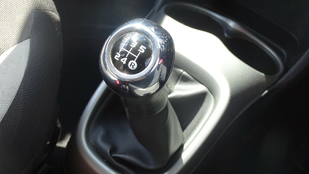 Toyota Aygo Vvt-i X-play X-shift Red #34
