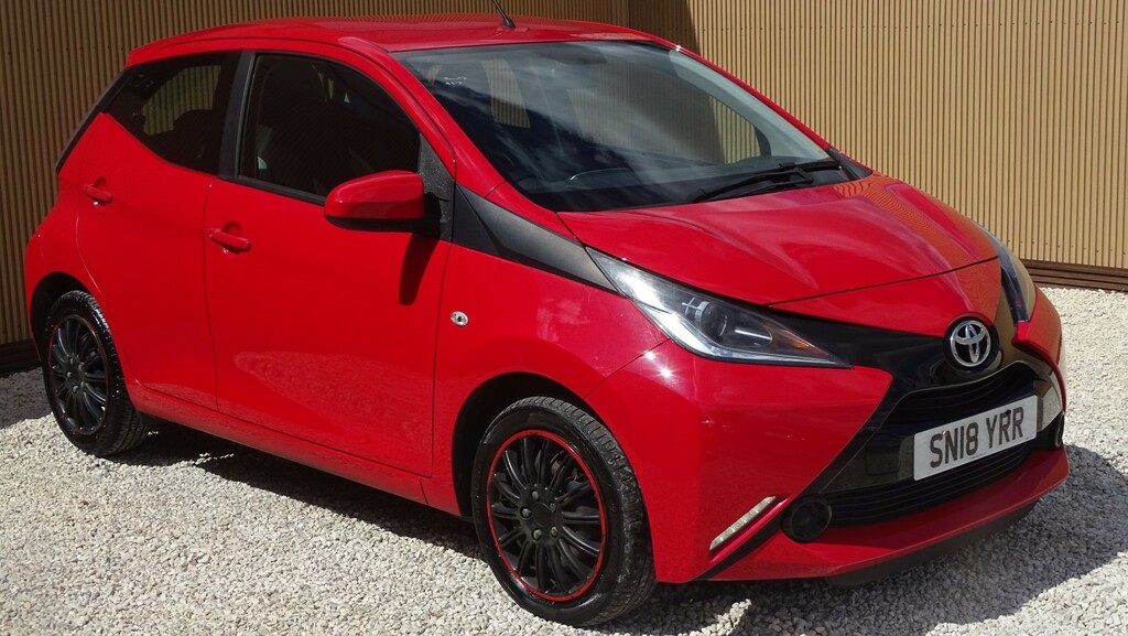 Toyota Aygo Vvt-i X-play X-shift Red #7