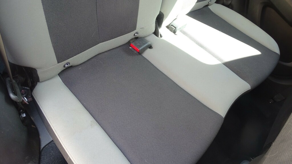 Toyota Aygo Vvt-i X-play X-shift Red #23