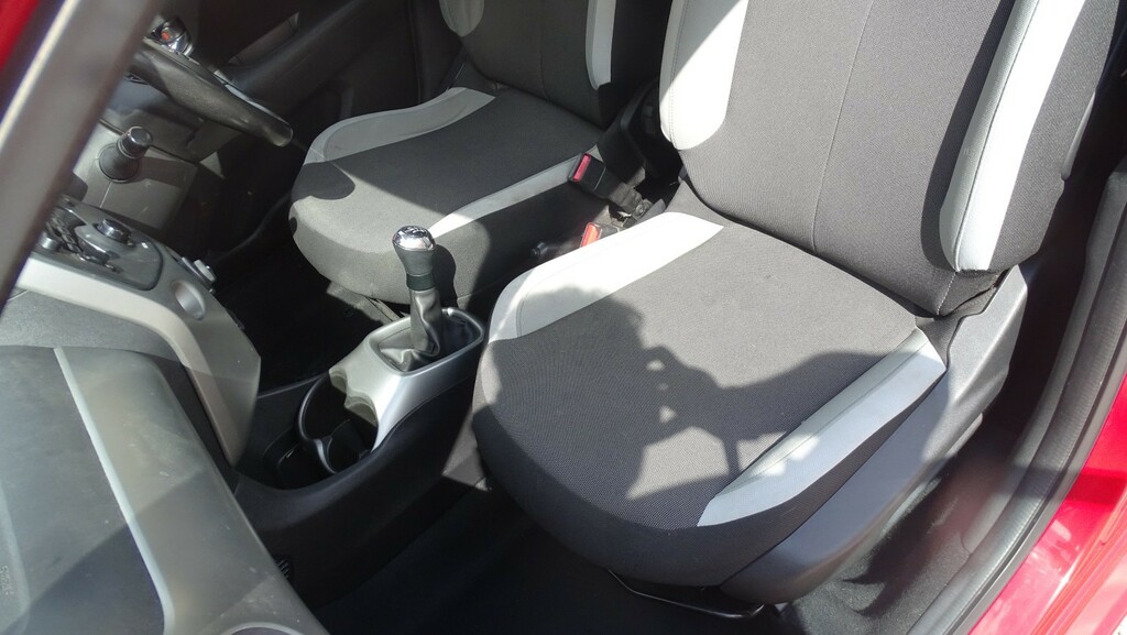 Toyota Aygo Vvt-i X-play X-shift Red #29