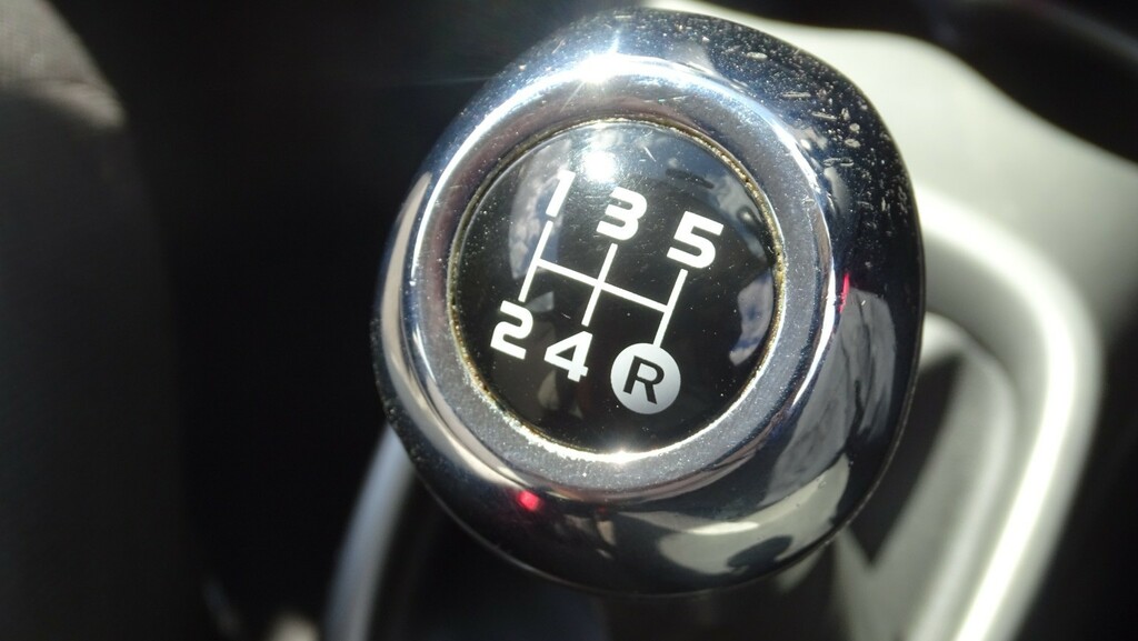Toyota Aygo Vvt-i X-play X-shift Red #35
