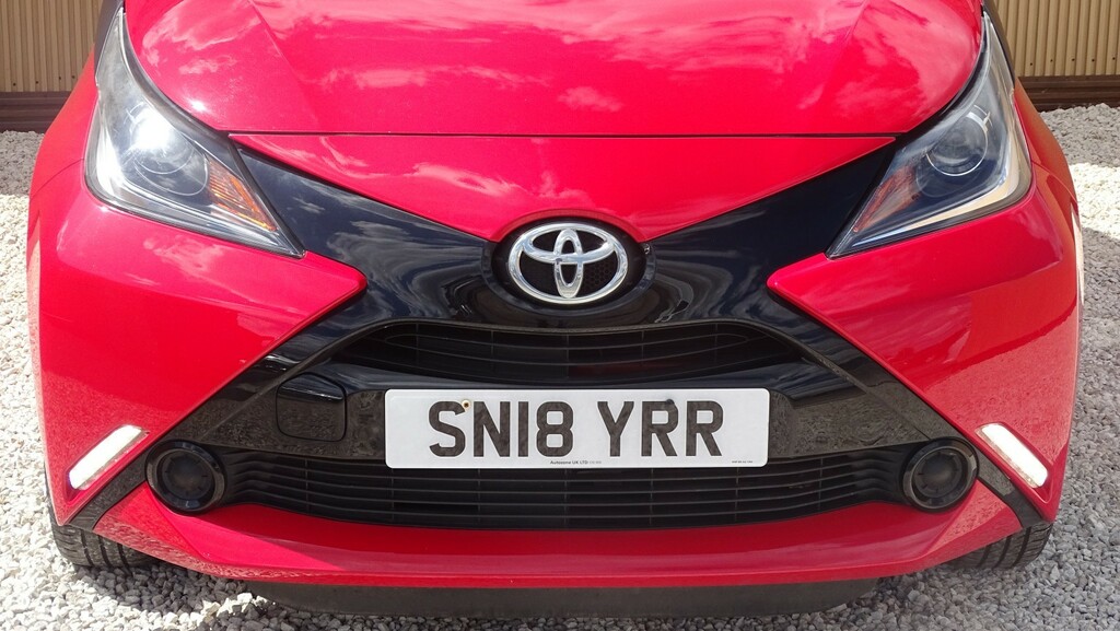 Toyota Aygo 1.0 Vvt-i X-play Red #5