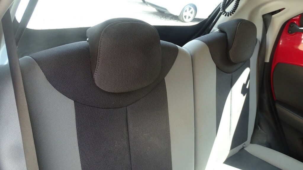 Toyota Aygo Vvt-i X-play X-shift Red #22