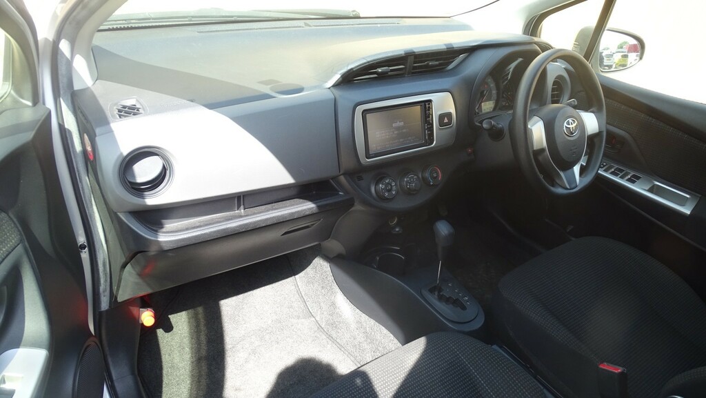 Toyota Yaris 1.5 Vvt-h Sport E-cvt Euro 6 Grey #28
