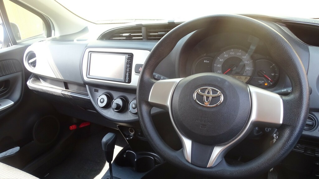 Toyota Yaris 1.5 Vvt-h Sport E-cvt Euro 6 Grey #37