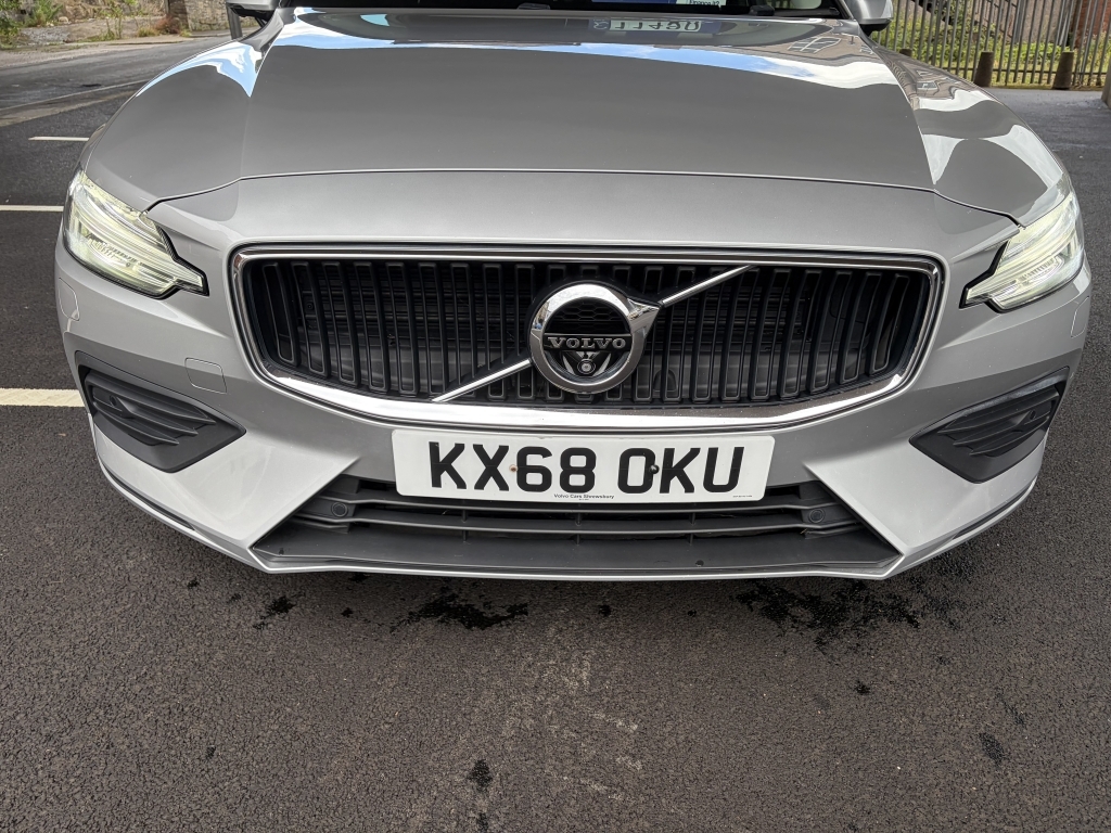 Volvo V60 2.0 D4 Momentum Silver #4