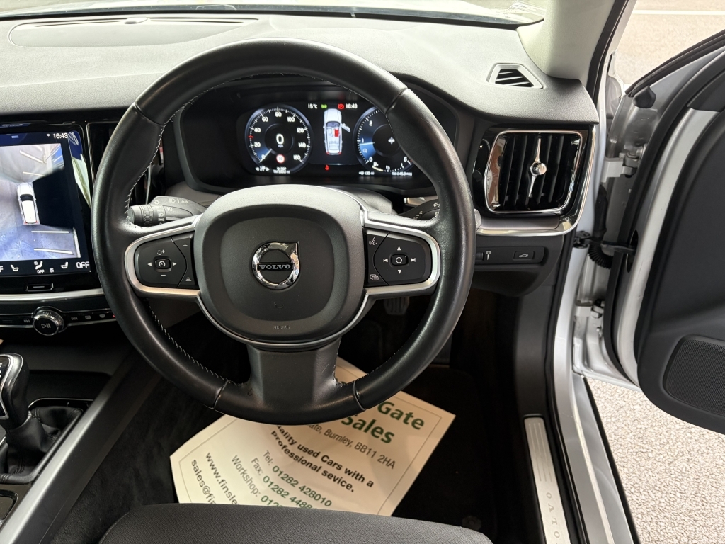 Volvo V60 2.0 D4 Momentum Silver #2
