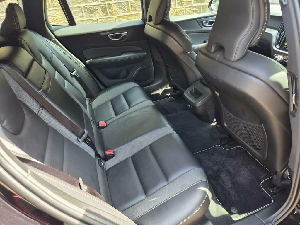 Volvo V60 2.0 D4 190 Momentum Pro Red #13