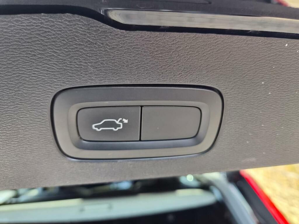 Volvo V60 2.0 D4 190 Momentum Pro Red #19