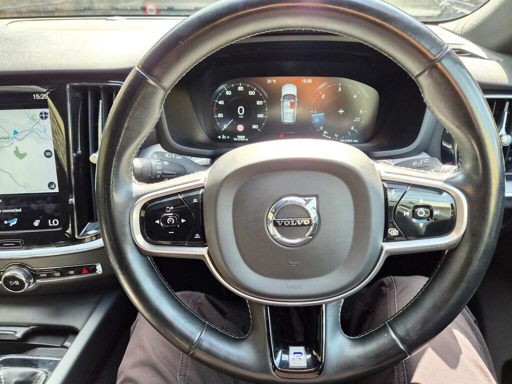 Volvo V60 2.0 D4 190 Momentum Pro Red #27