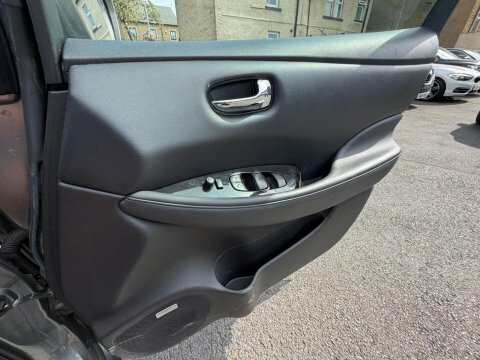 Nissan Leaf Nissan Hatchback 110Kw Tekna 40Kwh Blue #13