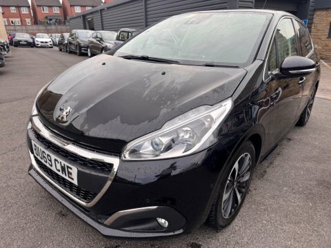 Peugeot 208 2019 69 1.2 Black #3