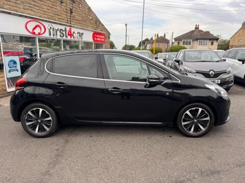 Peugeot 208 2019 69 1.2 Black #4