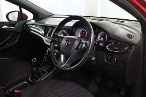 Vauxhall Astra 2016 66 Sri Red #2