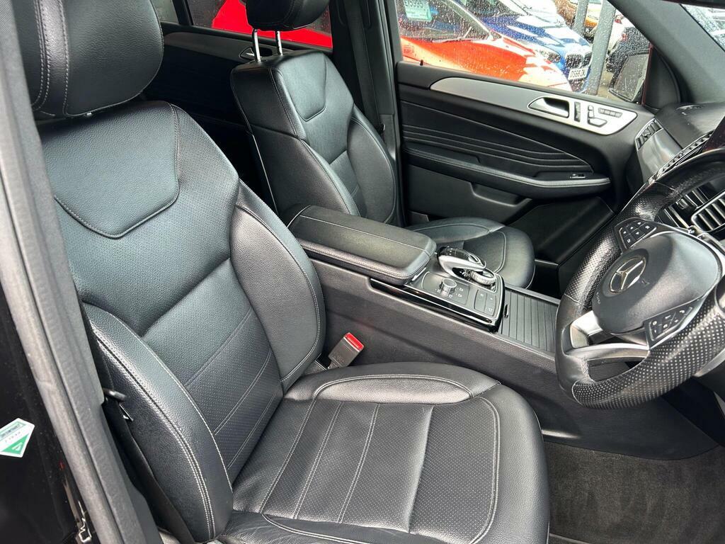 Mercedes-Benz GLE Class Gle 250 D 4Matic Amg Line Night Edition Silver #25