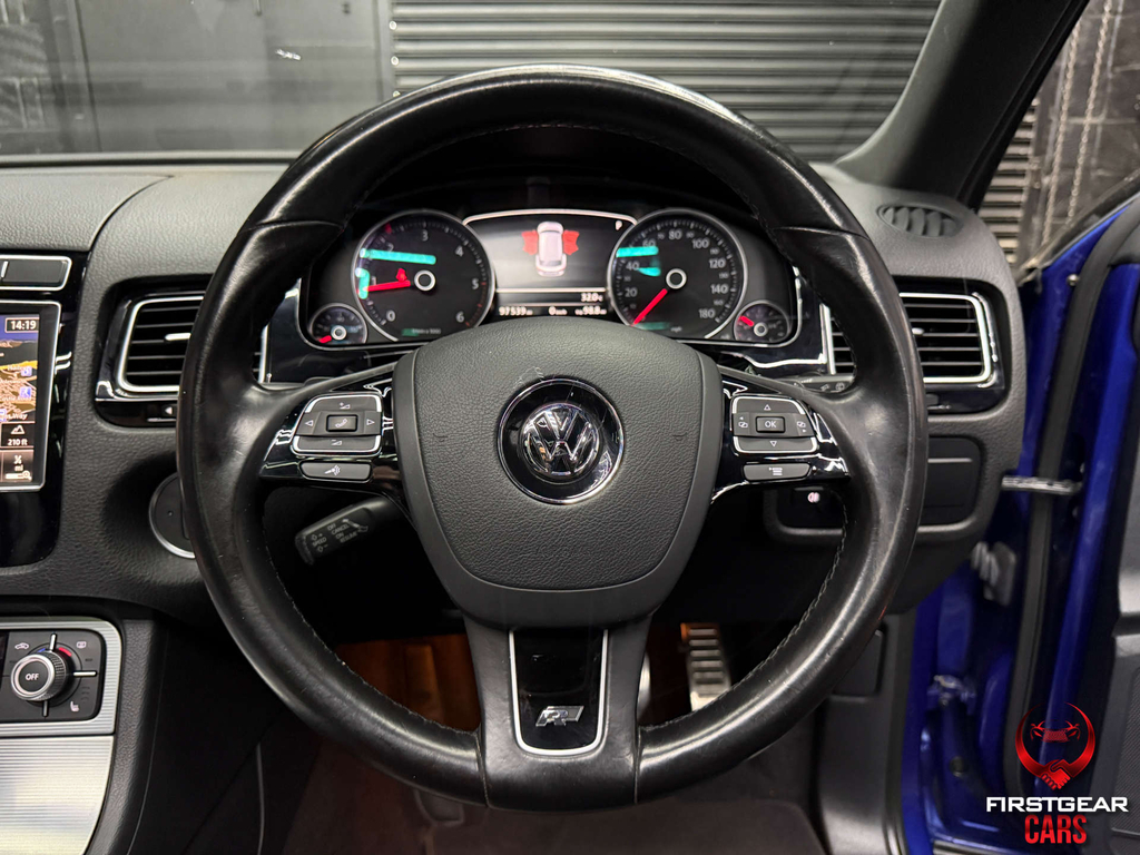 Volkswagen Touareg 3.0 Touareg V6 Black #28