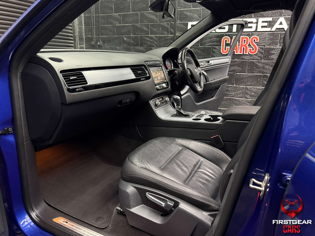 Volkswagen Touareg 3.0 Touareg V6 Black #19