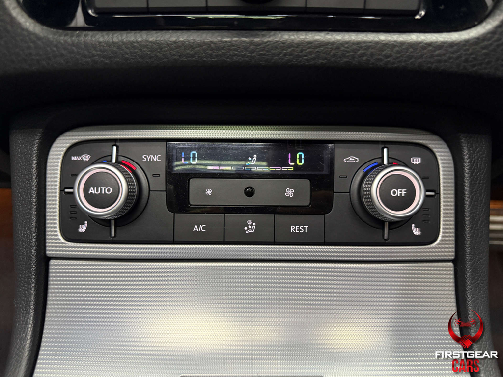 Volkswagen Touareg 3.0 Touareg V6 Black #31