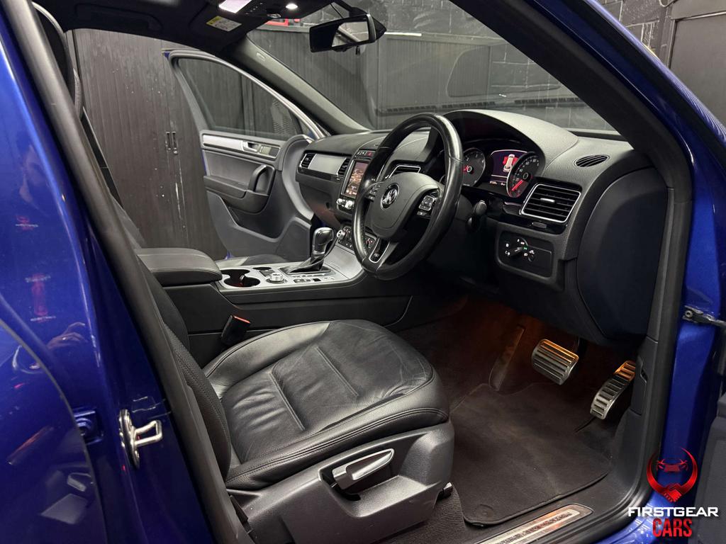 Volkswagen Touareg 3.0 Touareg V6 Black #18