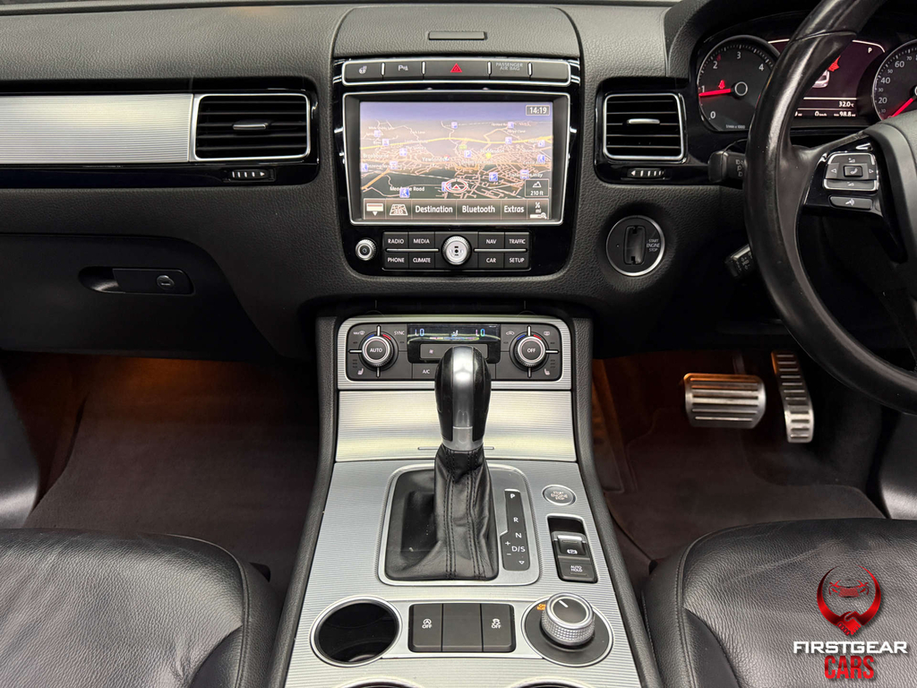 Volkswagen Touareg 3.0 Touareg V6 Black #29