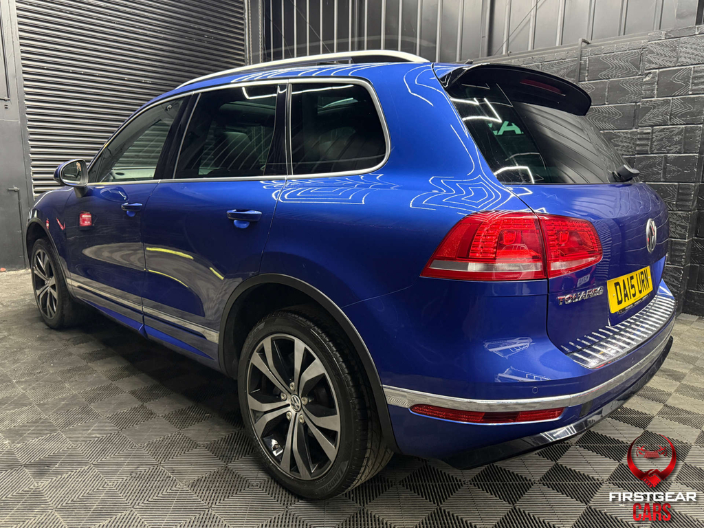 Volkswagen Touareg 3.0 Touareg V6 Black #11