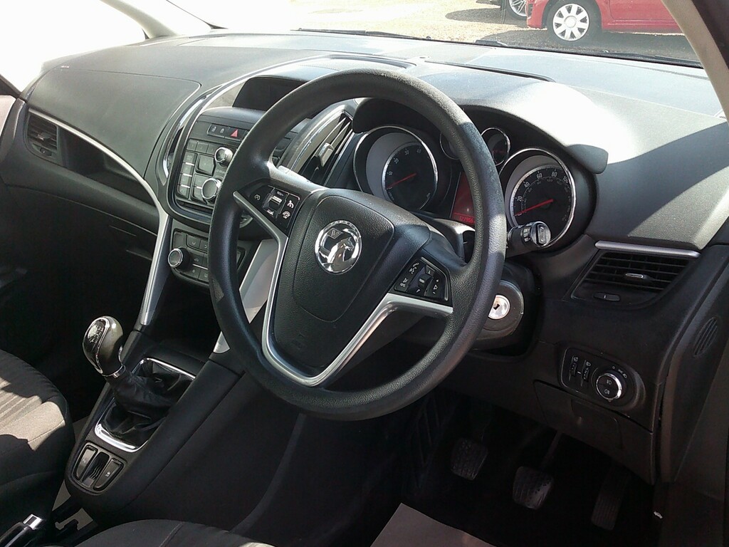 Vauxhall Zafira Tourer Tourer 2.0L Se Cdti 128 Bhp Silver #7