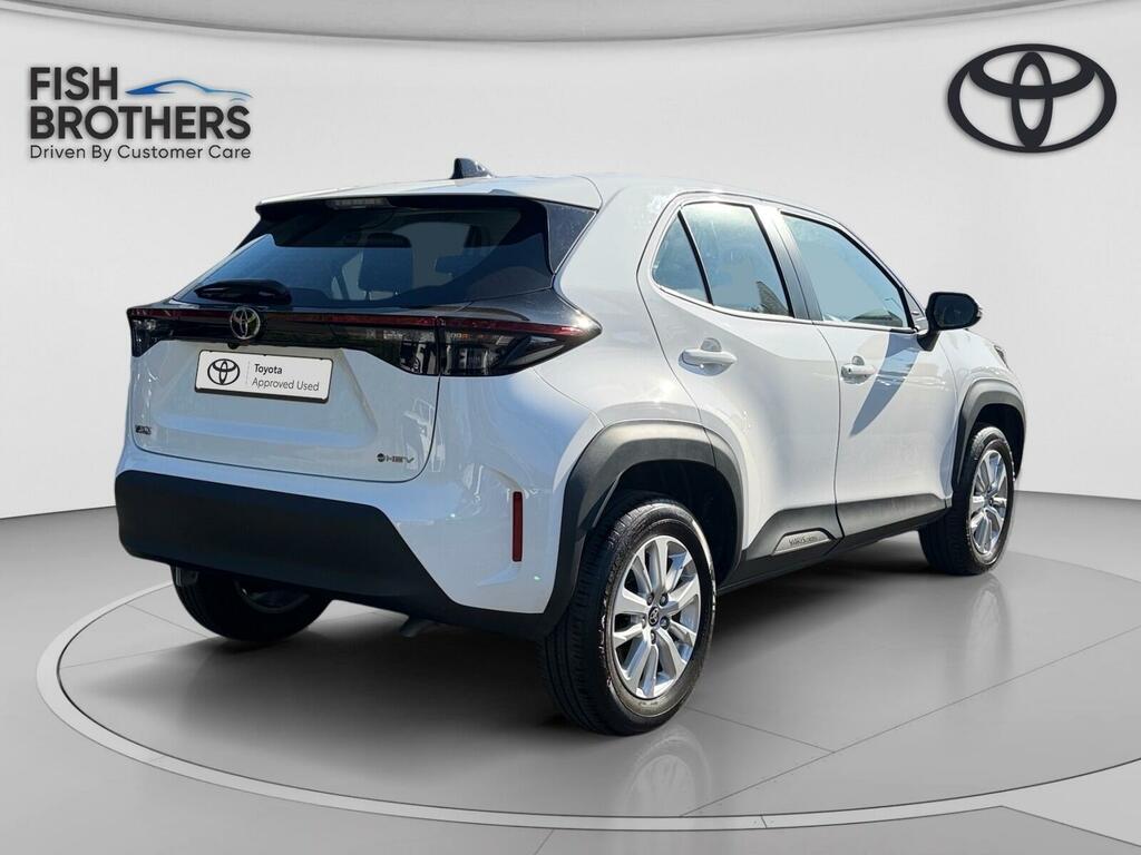 Toyota Yaris Cross 1.5 Hybrid Icon Cvt RJ25KLM White #5