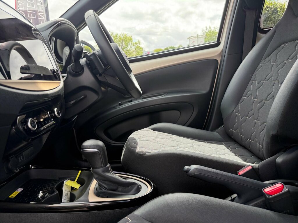 Toyota Aygo X Edge Blue #17