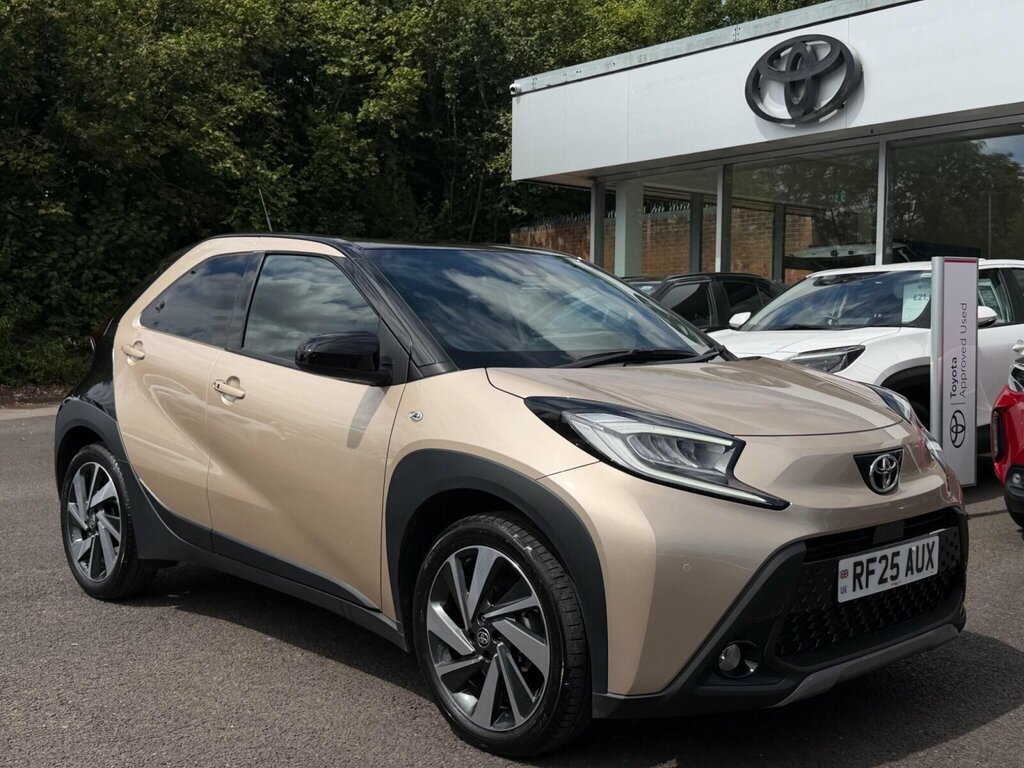 Toyota Aygo X 1.0 Vvt-i Exclusive Beige