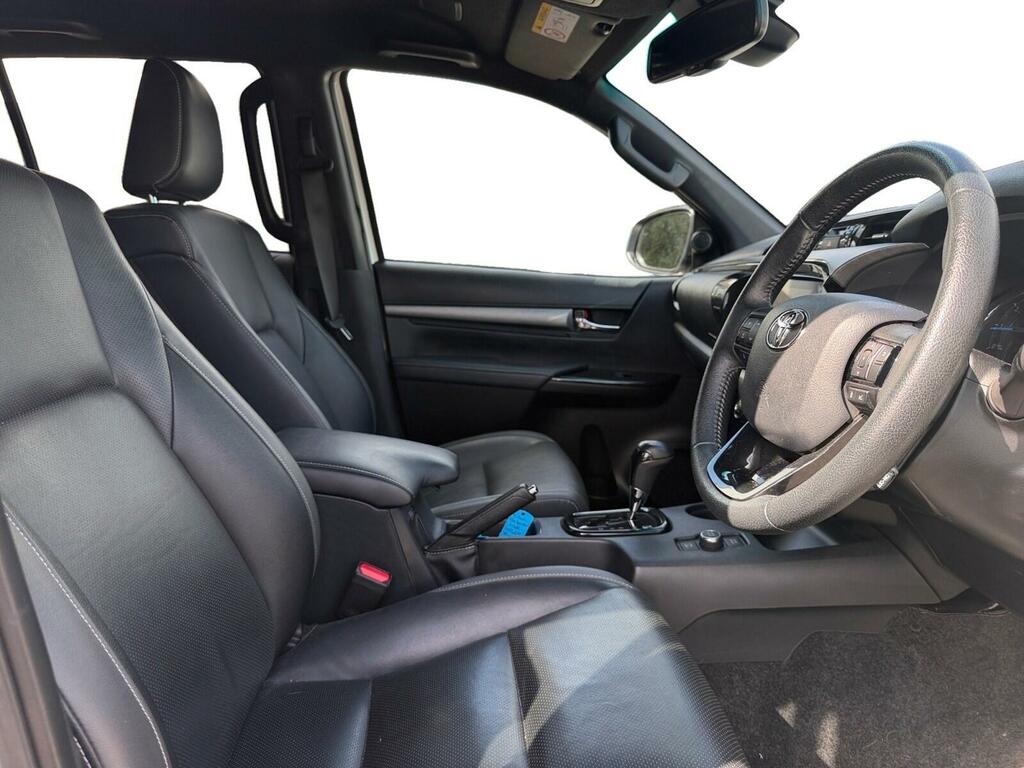 Toyota HILUX Invincible Dcab Pick Up 2.4 D-4d Grey #13