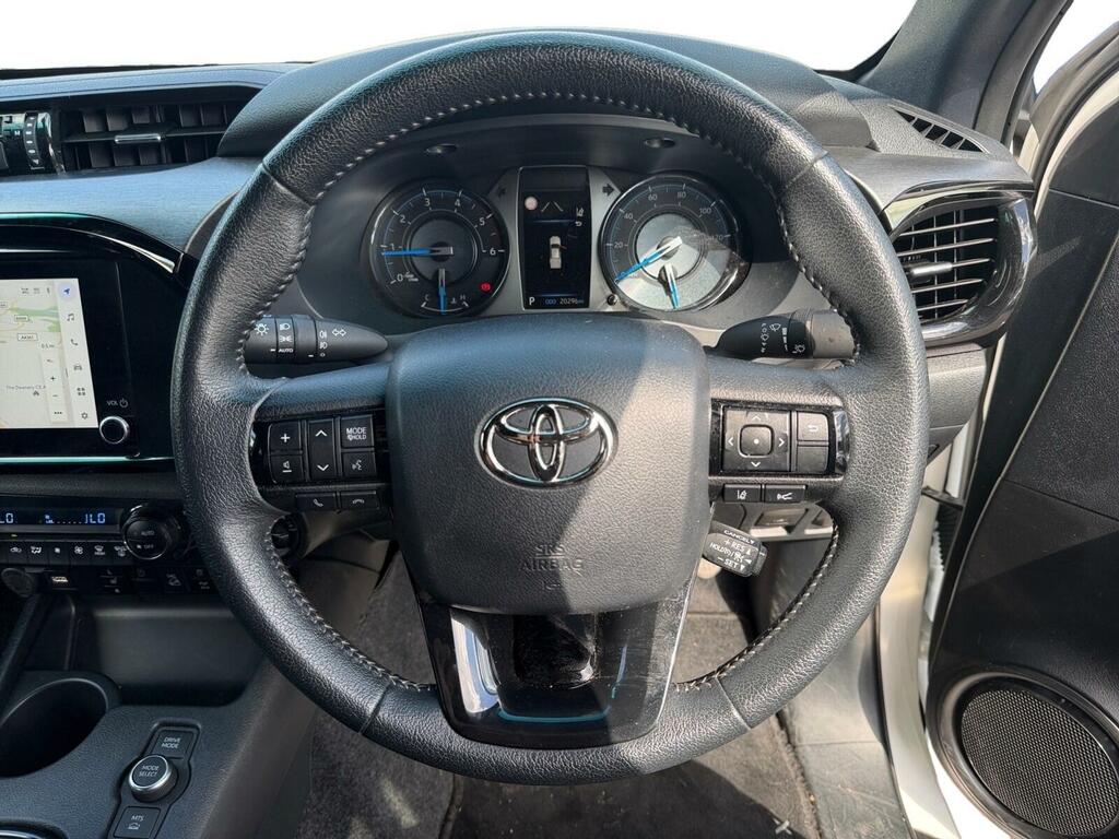 Toyota HILUX Invincible Dcab Pick Up 2.4 D-4d Grey #11