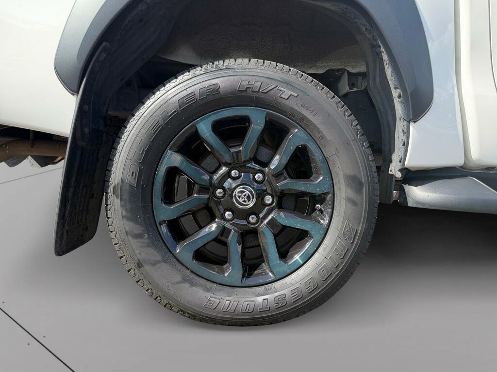 Toyota HILUX Invincible Dcab Pick Up 2.4 D-4d Grey #24