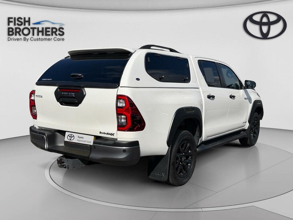 Toyota HILUX Invincible X Dcab Pick Up 2.8 D 48V White #5