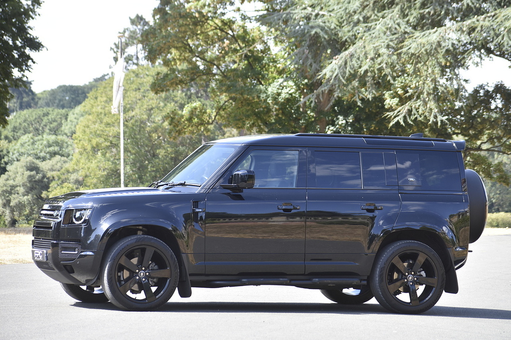 Land Rover Defender 110 Suv Black #6