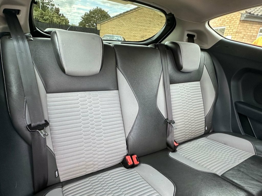 Ford Fiesta 1.6 Titanium Hatchback 139 Gkm Red #36