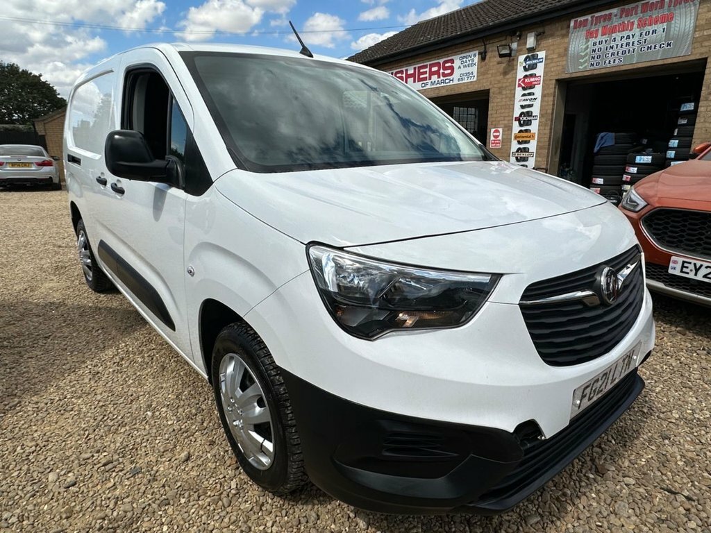 Vauxhall Combo 1.5L Dynamic White #5
