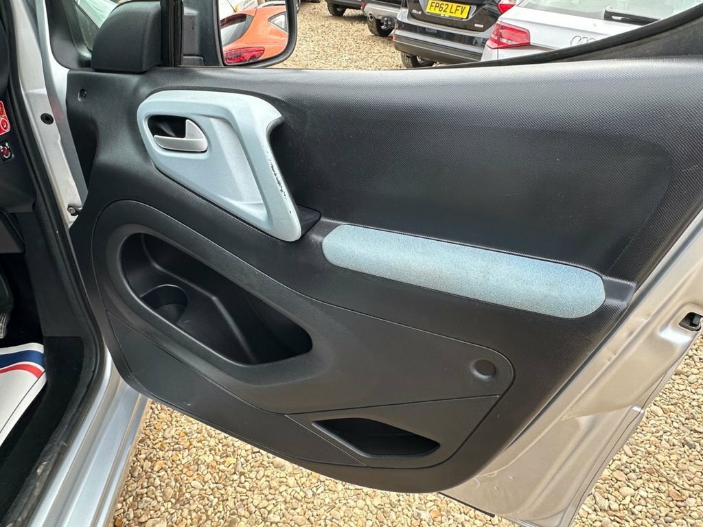 Citroen Berlingo Hdi Vtr 5-Door Wheelchair Accssible With Low Miles Silver #28