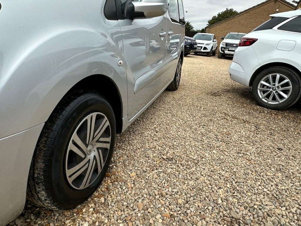 Citroen Berlingo Hdi Vtr 5-Door Wheelchair Accssible With Low Miles Silver #25