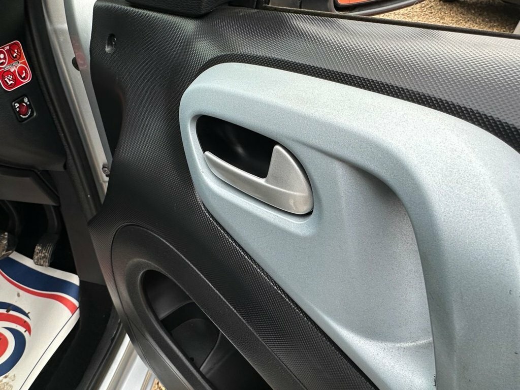 Citroen Berlingo Hdi Vtr 5-Door Wheelchair Accssible With Low Miles Silver #29