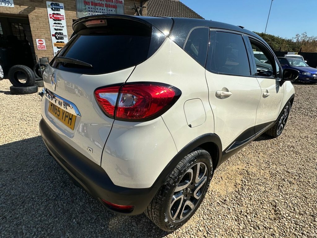 Renault Captur 1.5L Dynamique S Nav White #3